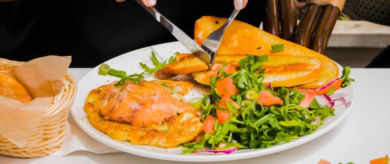 Crispy Roast Duck with Chinese Pancakes