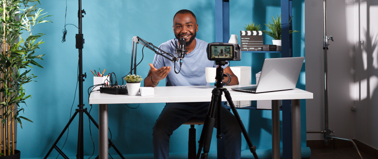 Everybody loves pineapples and donuts